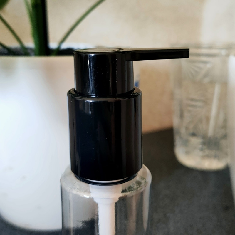 Дозатор 24/410, чорний, глянсовий, з фіксатором