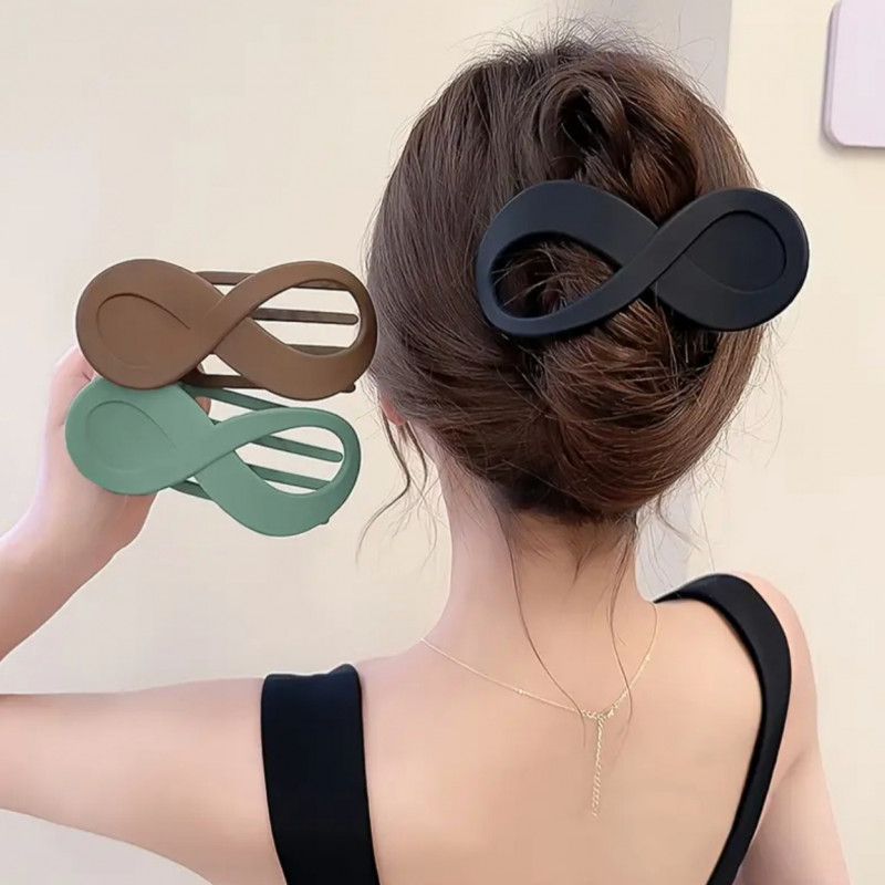 Заколка пластикова у вигляді вісімки, кольори в асортименті